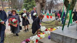 Нинова: За свободата се воюва всеки ден!