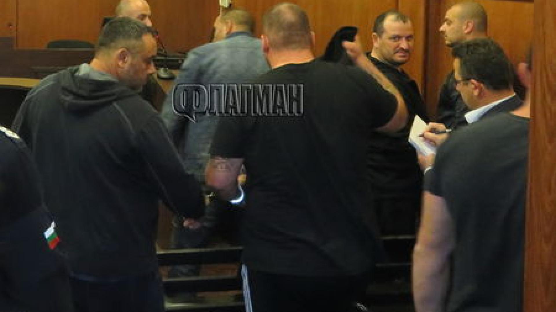 Ето какво се случва с двама от членовете на свирепата банда за рекет от Бургас