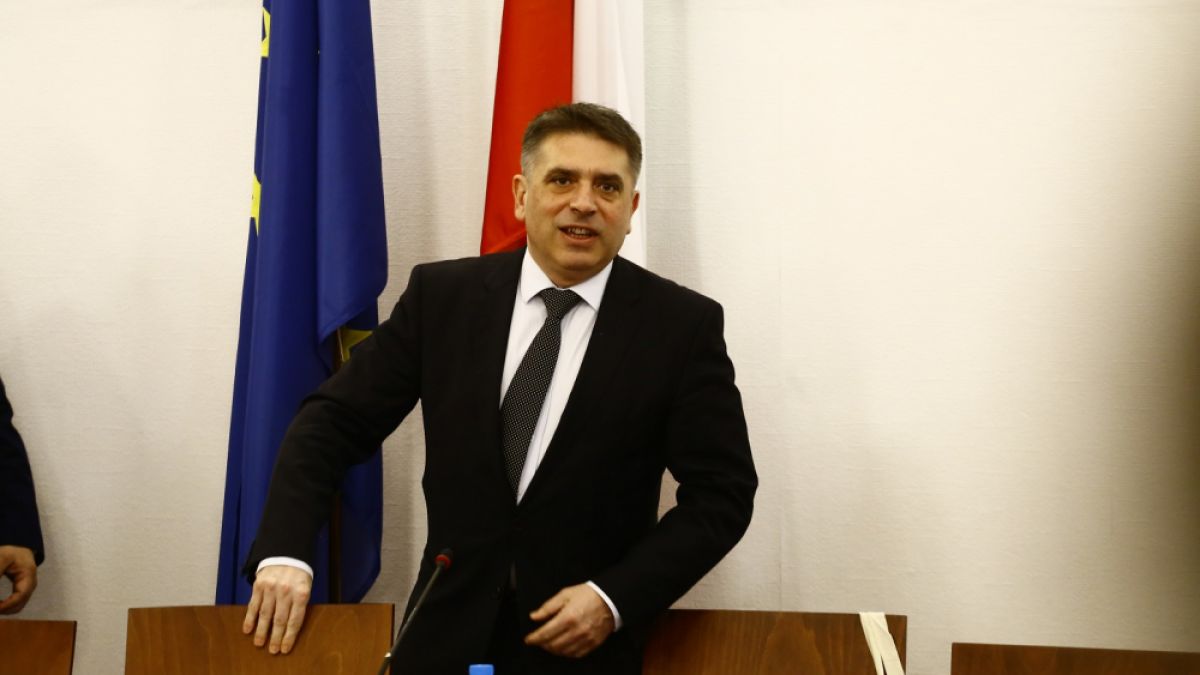 Жега в парламента: Освобождават Кирилов, но ще има и бойкот