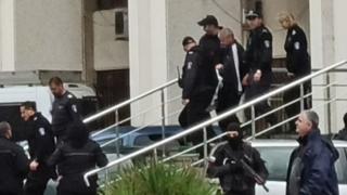 Тежковъоръжени командоси блокираха съда в Бургас СНИМКИ