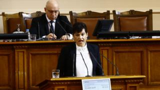 Страшен скандал с обиди и закани в парламента! СНИМКИ