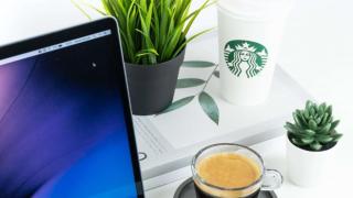 Starbucks спира чашите за многократна употреба