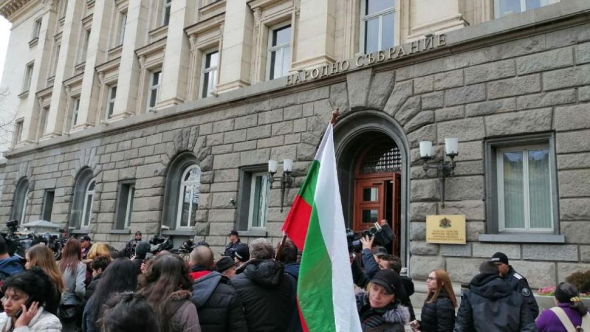 Обрат с барикадиралите се медсестри