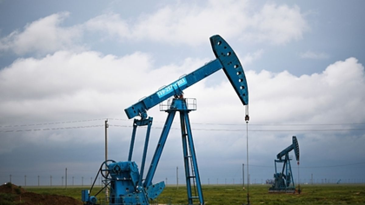 Световните цени на нефта се сринаха