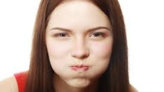 8 ефективни трика как да се справите с досадното хълцане