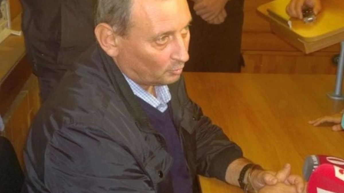 Осъдиха училищния директор, блудствал с ученичка, която го записала 