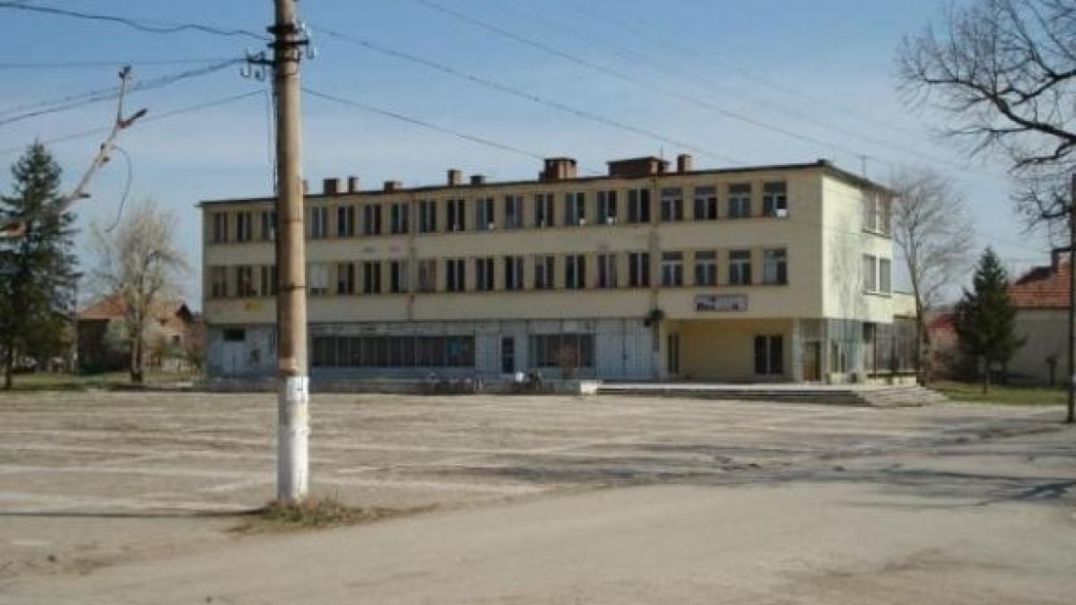 Напук на забраната: Нашенци си дойдоха от Италия и стягат пищно кръщене с над 200 души 