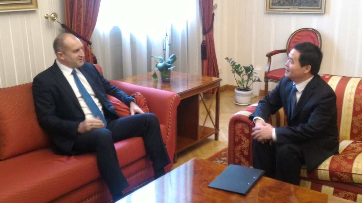 Радев обсъди с китайския посланик борбата с коронавирус