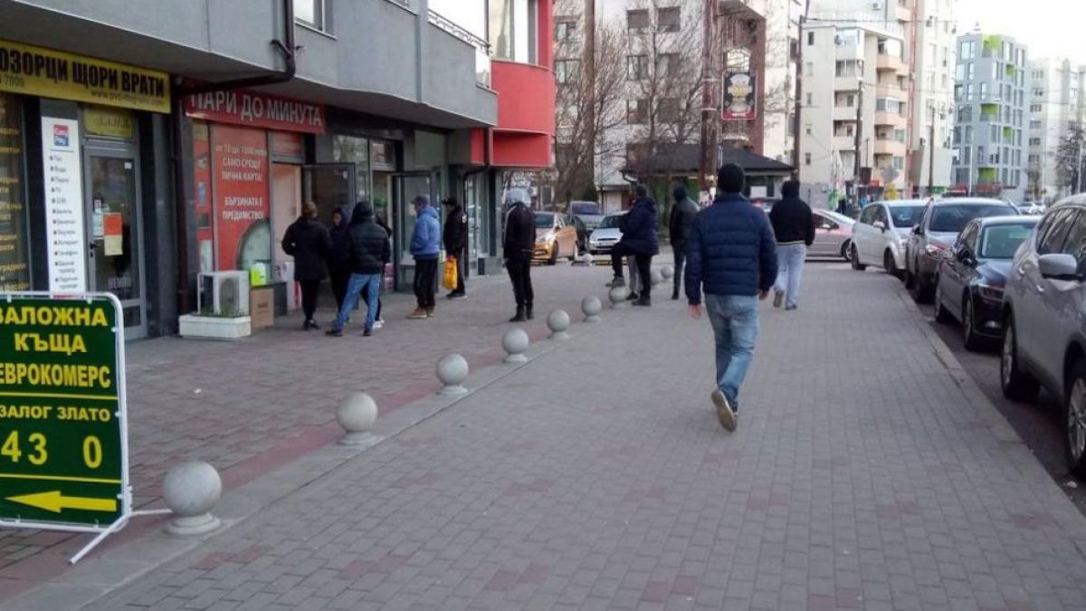 Столичани забравиха силните думи на ген. Мутафчийски и... СНИМКИ 