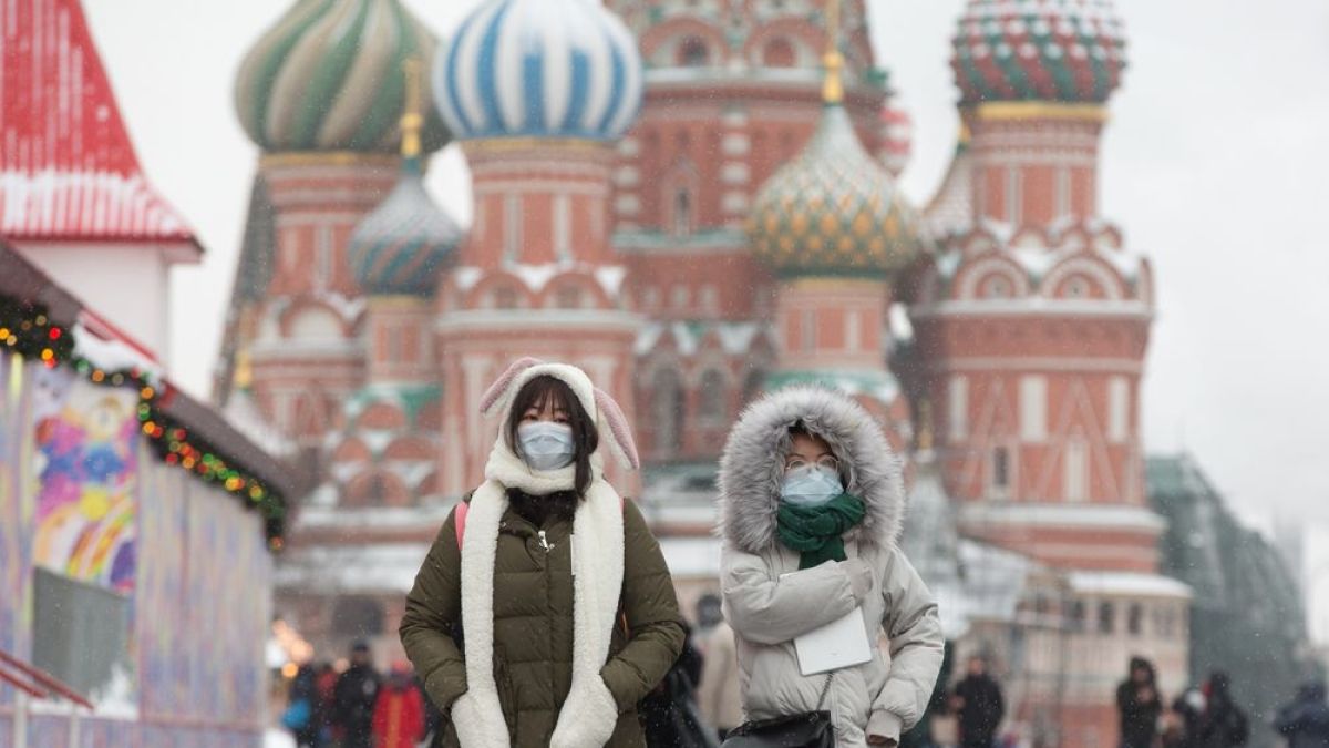 Русия затваря границите си за чужденци