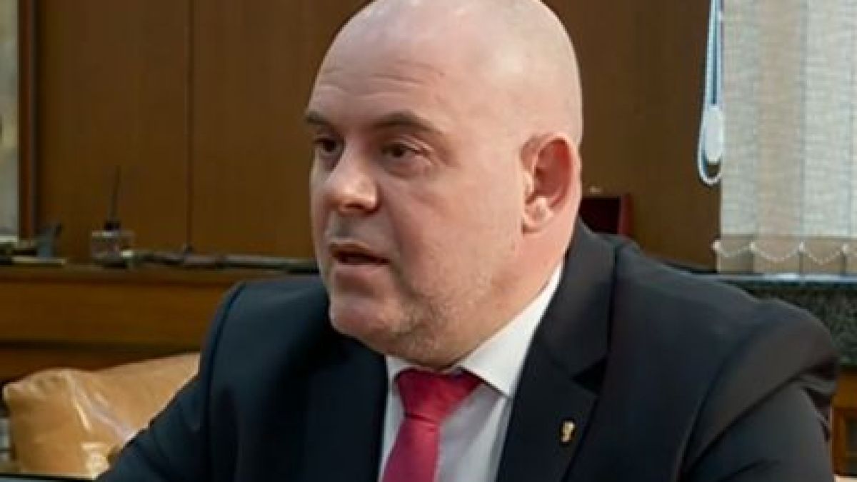 Гешев: Необходими са радикални мерки: Вечерен час и контрол на движението из големите градове през деня ВИДЕО