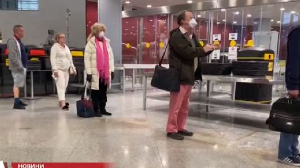 Това е: В София кацна последният самолет от Испания ВИДЕО