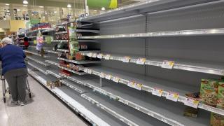 Изкупиха ли магазините във Флорида заради COVID-19 СНИМКИ