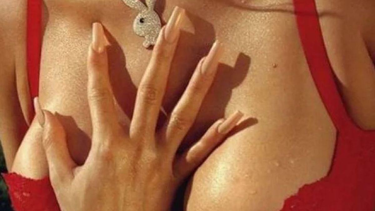 COVID-19 порази и мъжката библия „Плейбой”