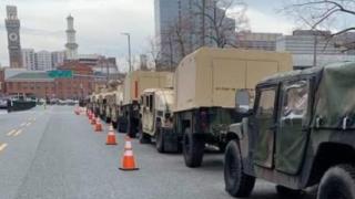 Военни колони влязоха в Ню Йорк заради критичната ситуация с COVID-19 ВИДЕО