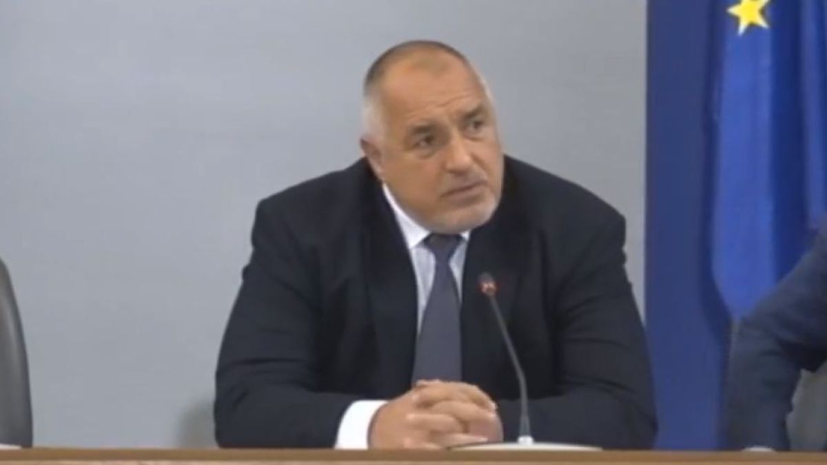 Борисов попари Радев: Не пожелавай жената на ближния, че...