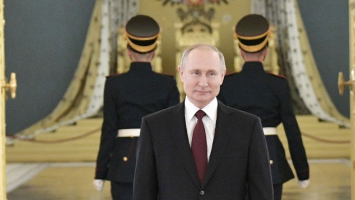 Путин няма да работи дистанционно заради COVID-19
