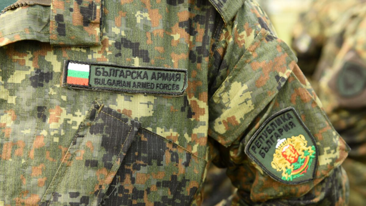 Приеха в болница в Букурещ български военен с COVID-19 