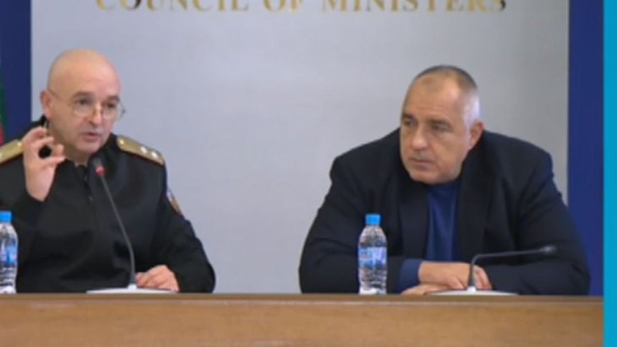 Министър Маринов обяви колко много българи вече са под карантина