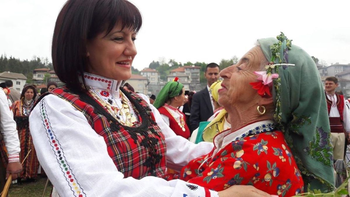 Караянчева сподели интересни СНИМКИ и призова да...
