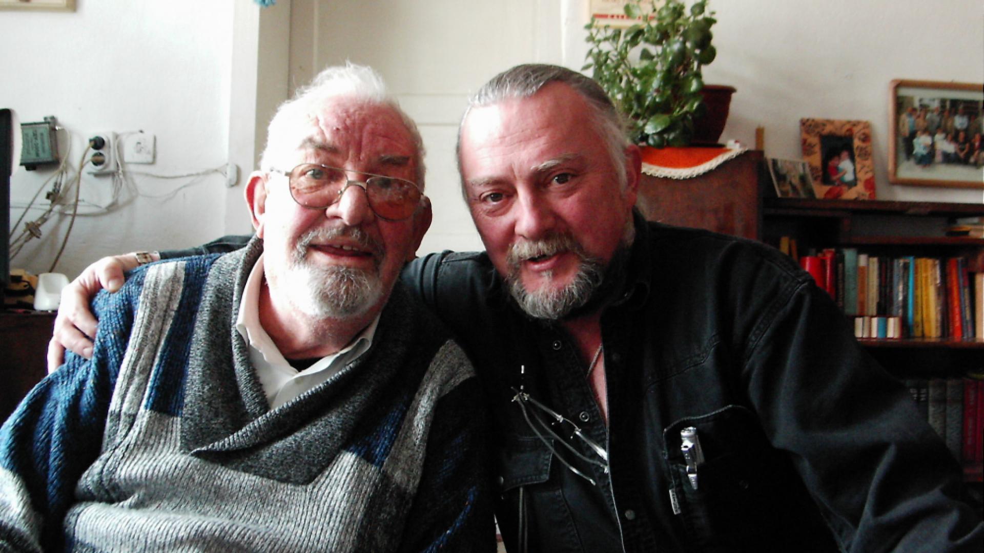 Писателят Йото Пацов: Камбаната бие на умряло, с COVID-19 започва разпадането на света, който познаваме