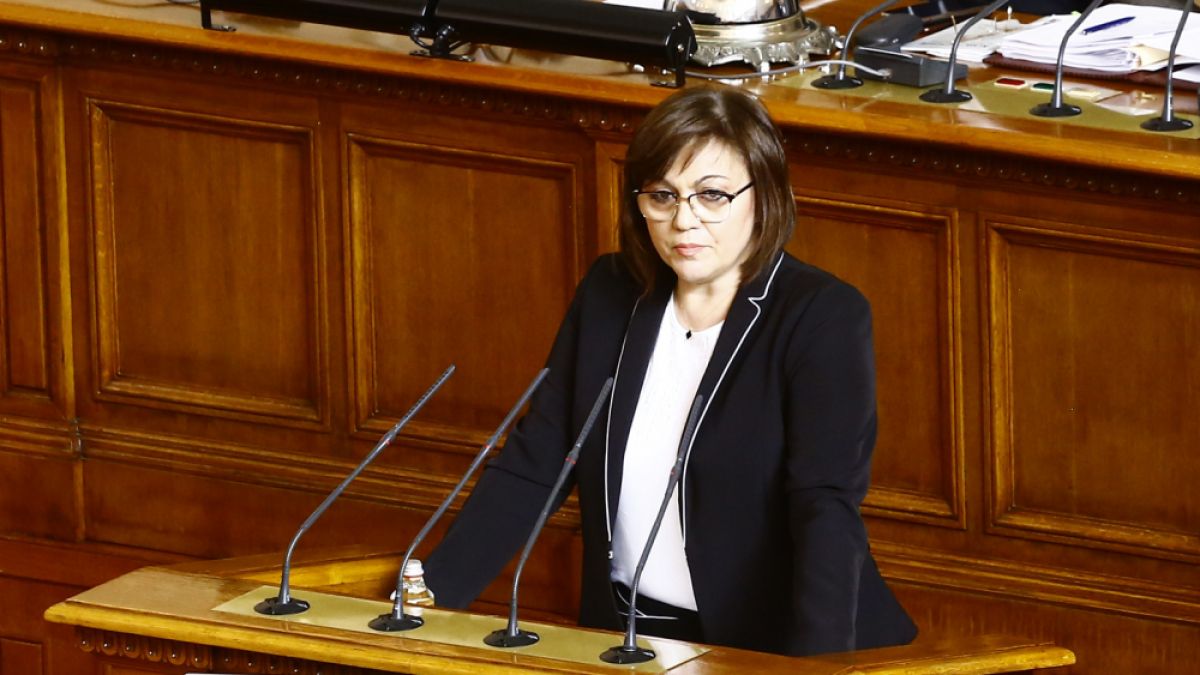 Нинова предложи кой да следи Временната комисия за разходите за COVID-19 