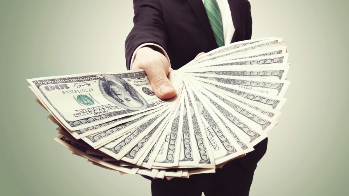 Работодателите: Вече не могат да се затварят бизнеси без мерки за подкрепа