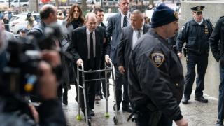 Нов удар за Харви Уайнстийн - съдят го за сексуална агресия в хотели