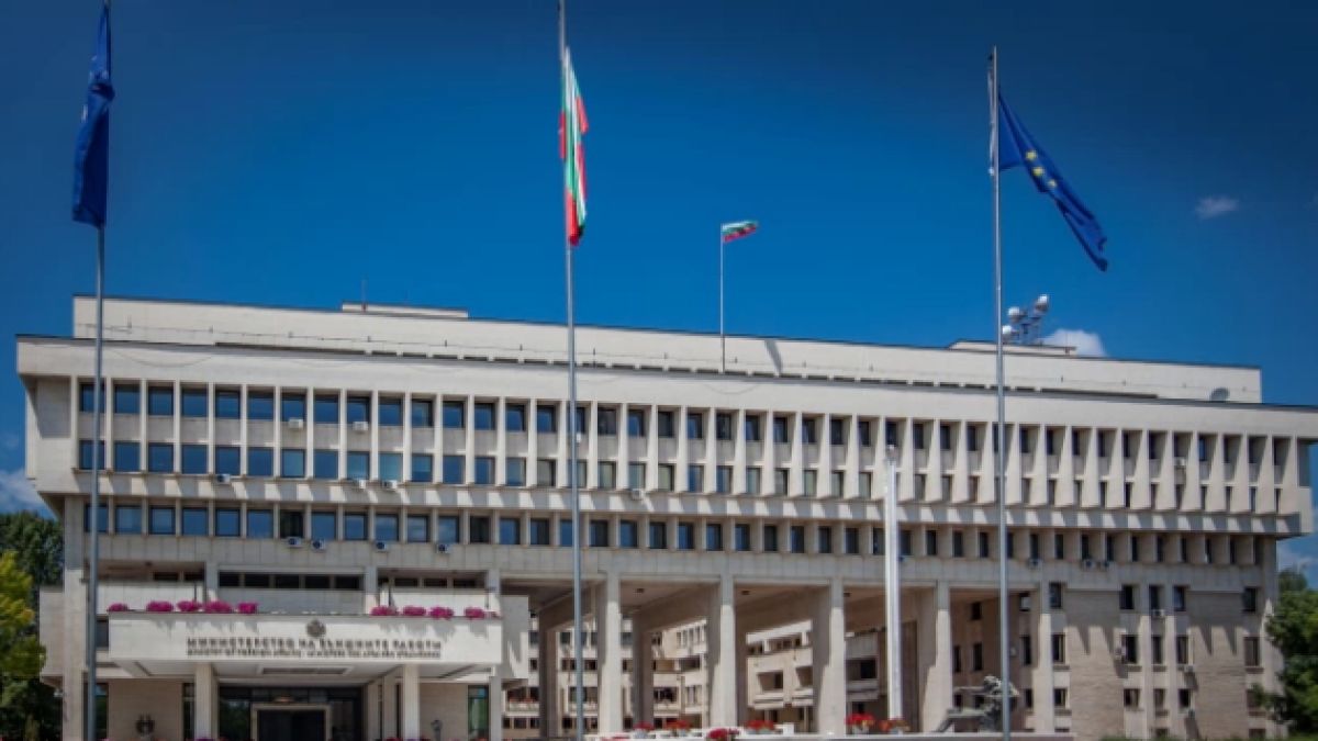 Екатерина Захариева във видеоконферентна връзка с външните министри на страните от НАТО