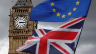 80% помощ за заплатите: Как Великобритания спасява бизнеса