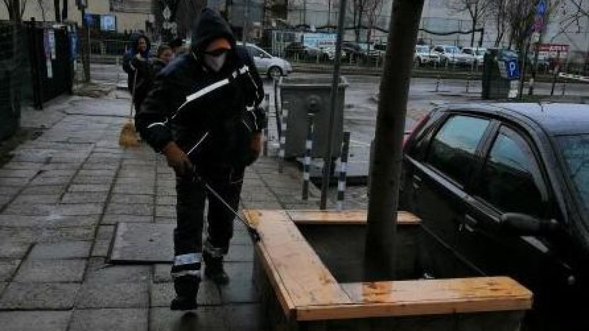 Мощна дезинфекция на София СНИМКИ