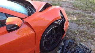 Нов Chevrolet Corvette бе разбит само ден след покупката ВИДЕО