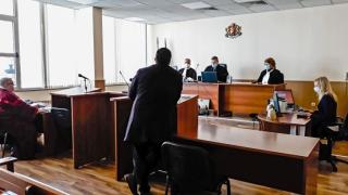 Без милост за млад изверг, който с братовчед си убил мъж и го изхвърлил на улицата