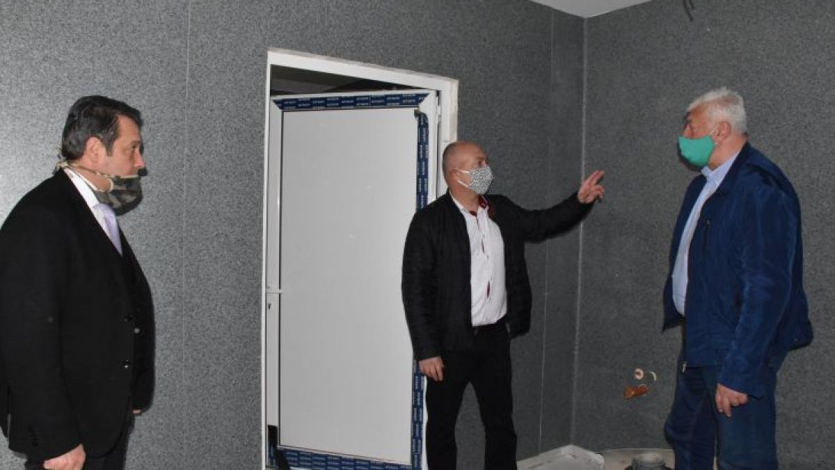 Изграждането на лабораторията за COVID-19 в Пловдив е на финала си СНИМКИ