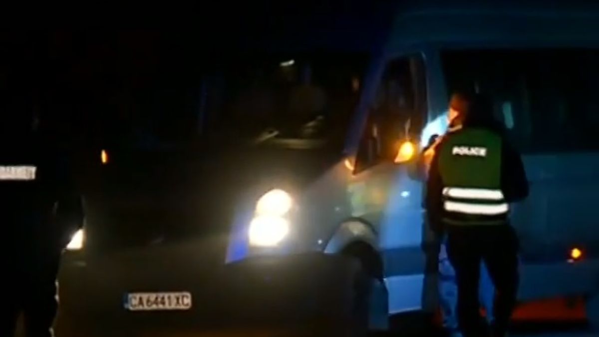 Крути мерки: Ромски квартали в София осъмнаха под блокада