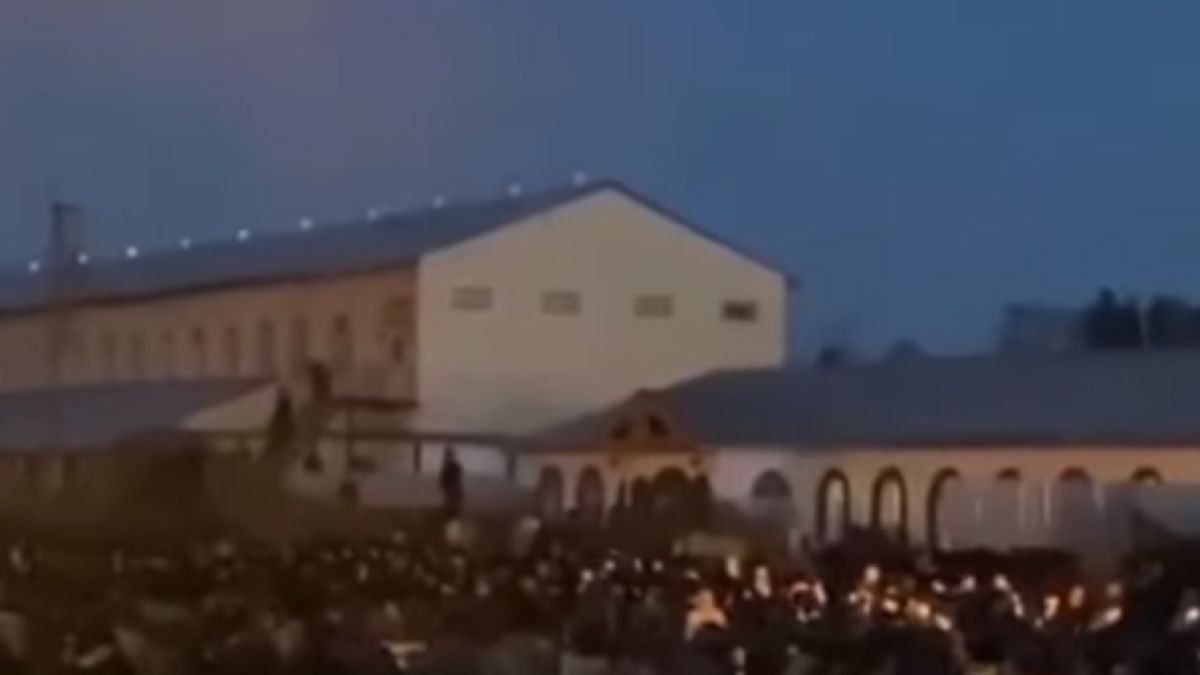 Бунт и пожар в затворническа колония в Сибир ВИДЕО