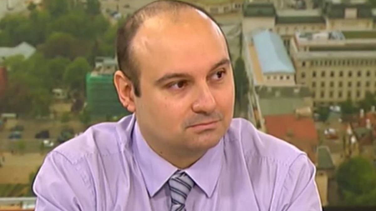 Д-р Илия Цеков обясни може ли коронавирусът да влезе в тялото през кожата