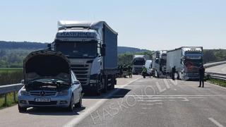 Зрелищни СНИМКИ от страшното меле на АМ "Марица"