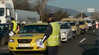 Пак наплив от мераклии да излязат от София, куриозите продължават ВИДЕО 