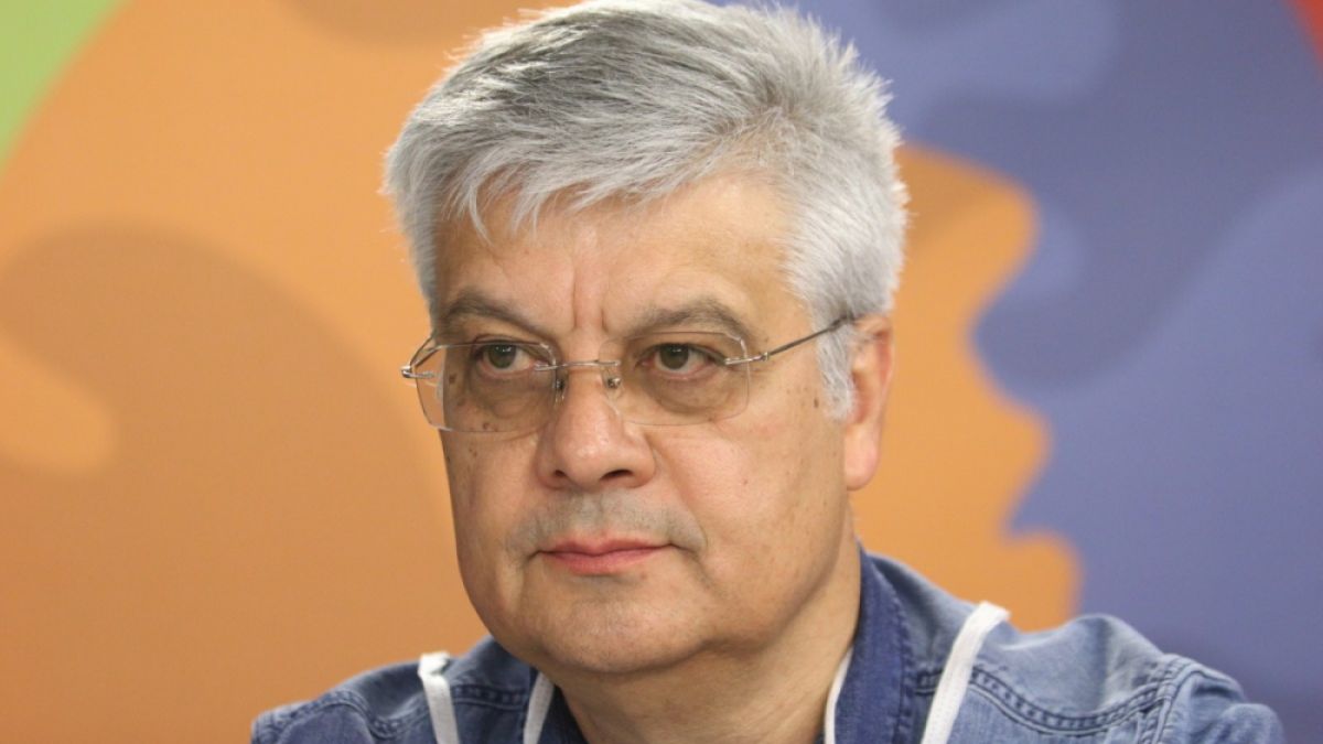 Д-р Иван Колчаков посочи след колко месеца може да бъде смекчена карантината 