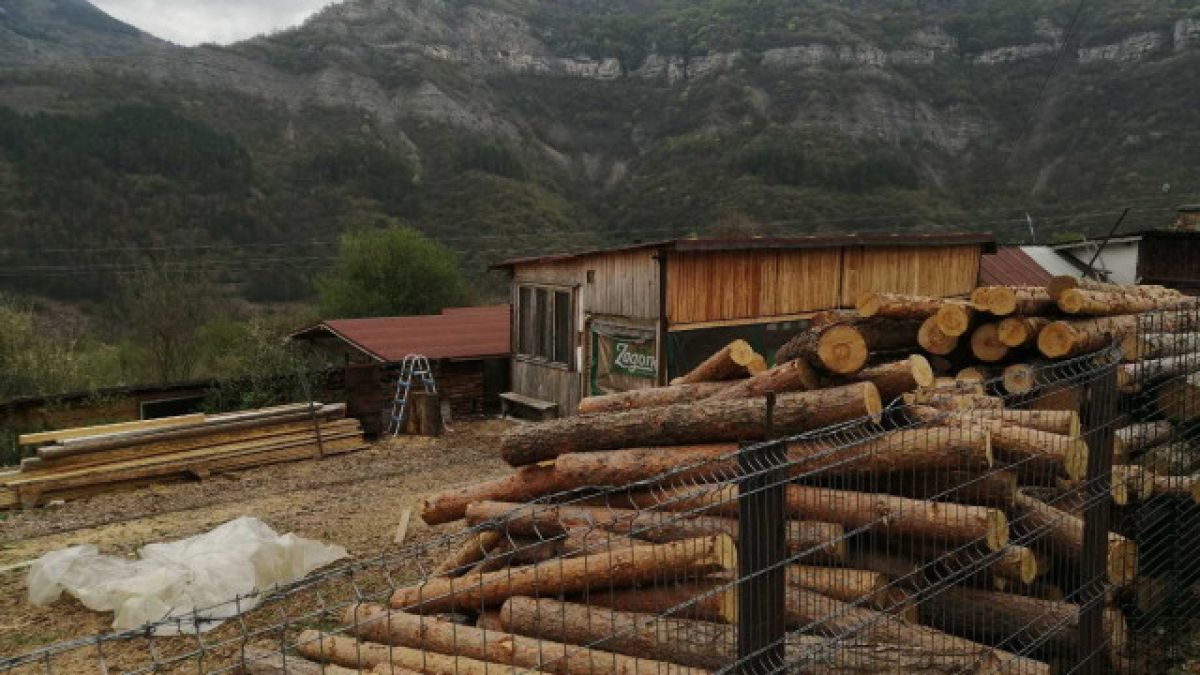 Първи СНИМКИ от двойното убийство край Своге, ясни са имената на убитите