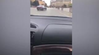 Наглеци с БМВ дрифтят с бясна скорост по жълтите павета в София ВИДЕО 