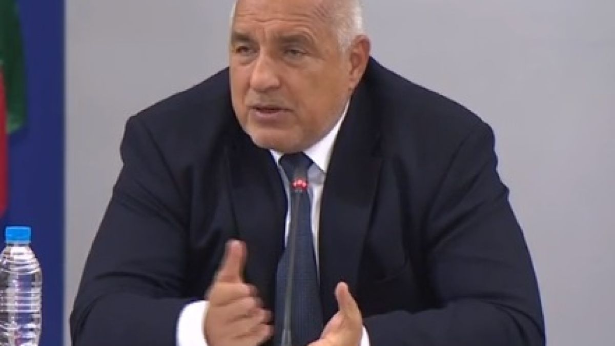 Премиерът изригна: Добре, ще отворим хотелите и малките ресторанти, ама... 
