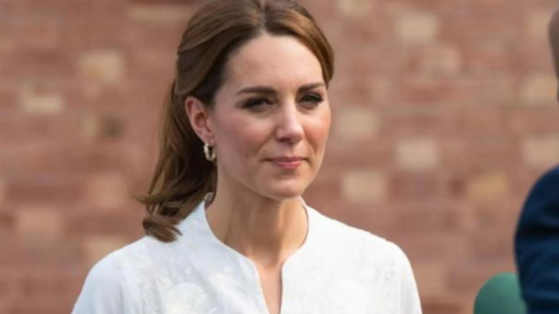Кейт Мидълтън изпаднала в депресия и леела сълзи заради...