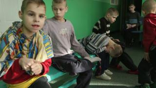 Взрив от Covid-19 в претъпкано сиропиталище