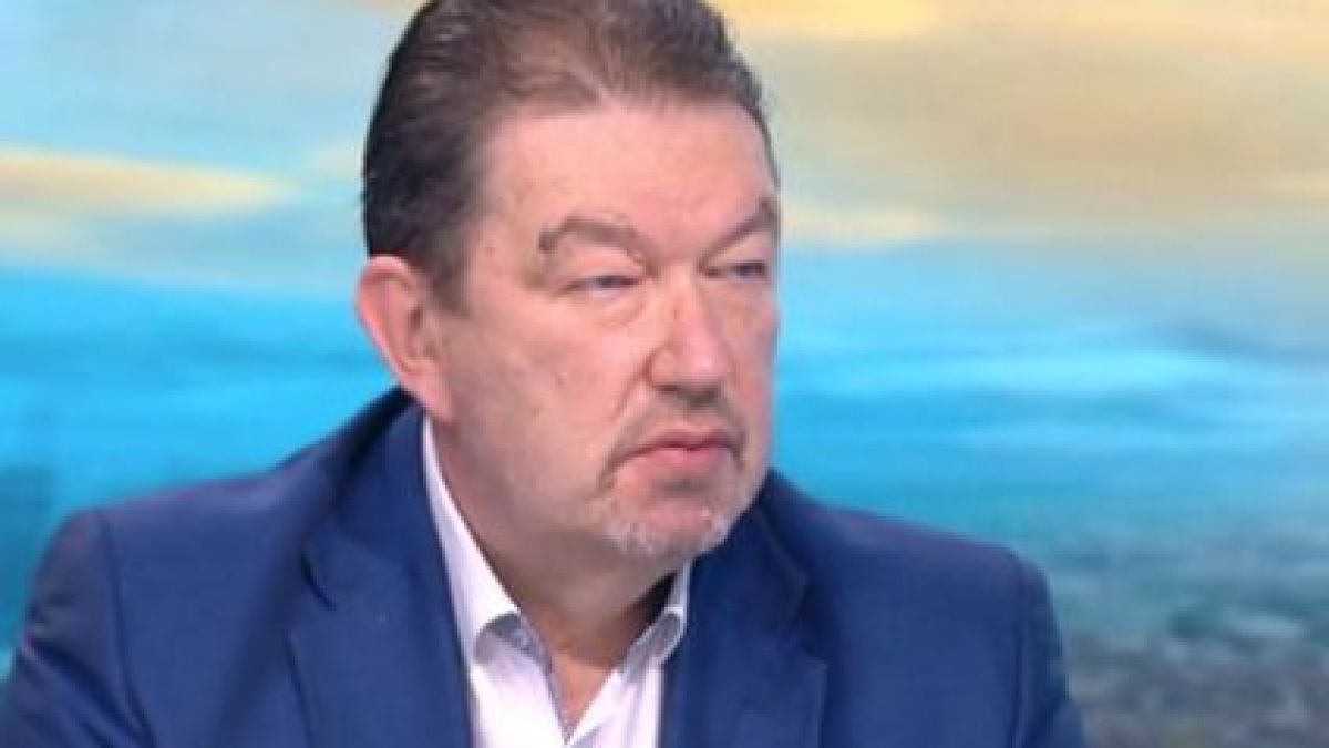 Адвокатът на фараона Цветан Василев със скандална версия в защита на майката на убиеца на Цветков