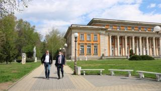 Кирил Добрев в Перник: Добрите управленци си личат в криза