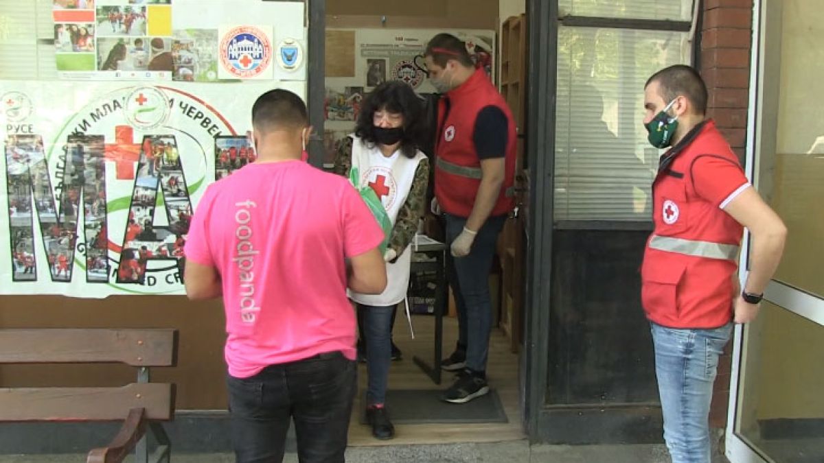 Цигани биха медиатор, искал да ги врътне с такса помощ от БЧК ВИДЕО