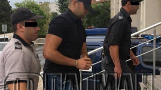 Издирват Дългия, пребил с тейзър и мачете известен бургаски крими герой