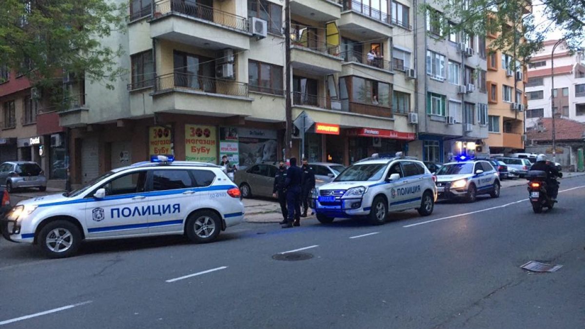Нов екшън в Бургас: Агресивен мъж с бухалка налага минувач 